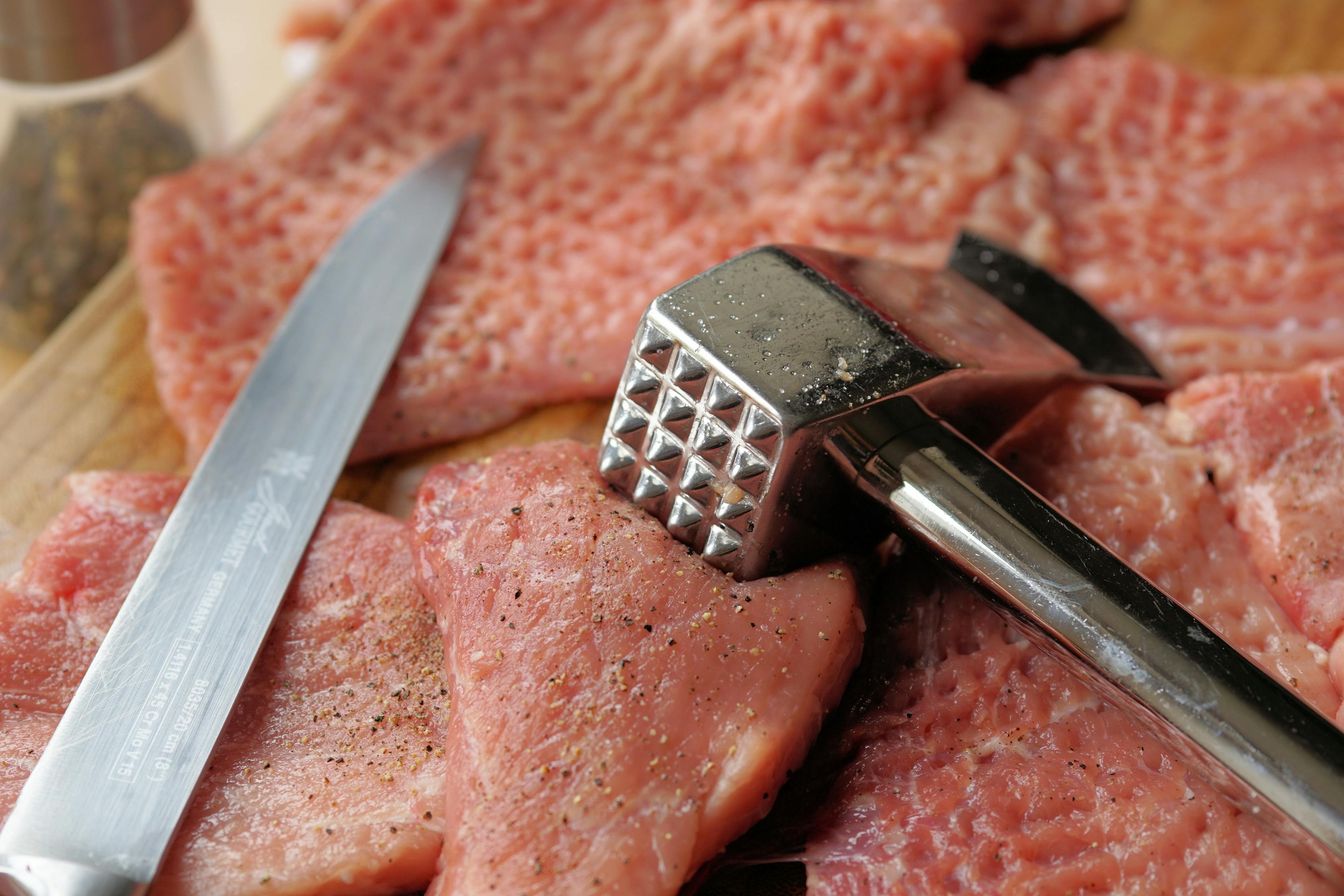 警惕！大规模进口加输华猪肉，食品安全与公共卫生的新挑战